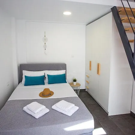 Joy C Deluxe * Nea Iraklitsa