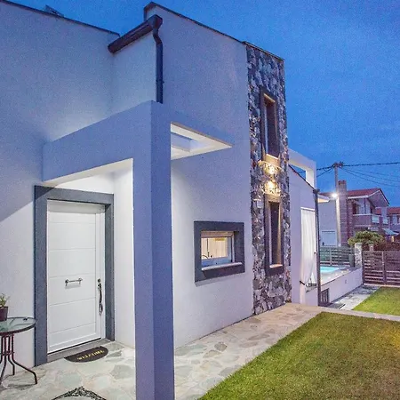 Villa Joy C Deluxe