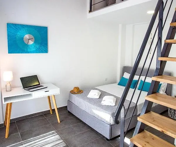 Joy C Deluxe * Nea Iraklitsa