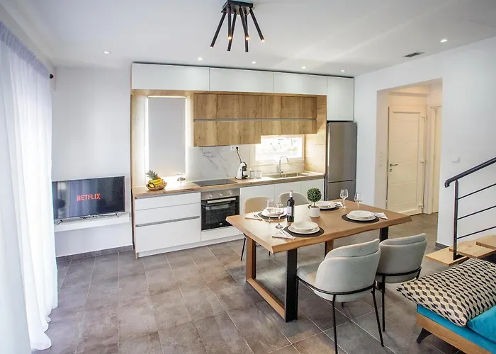 Joy C Deluxe Nea Iraklitsa